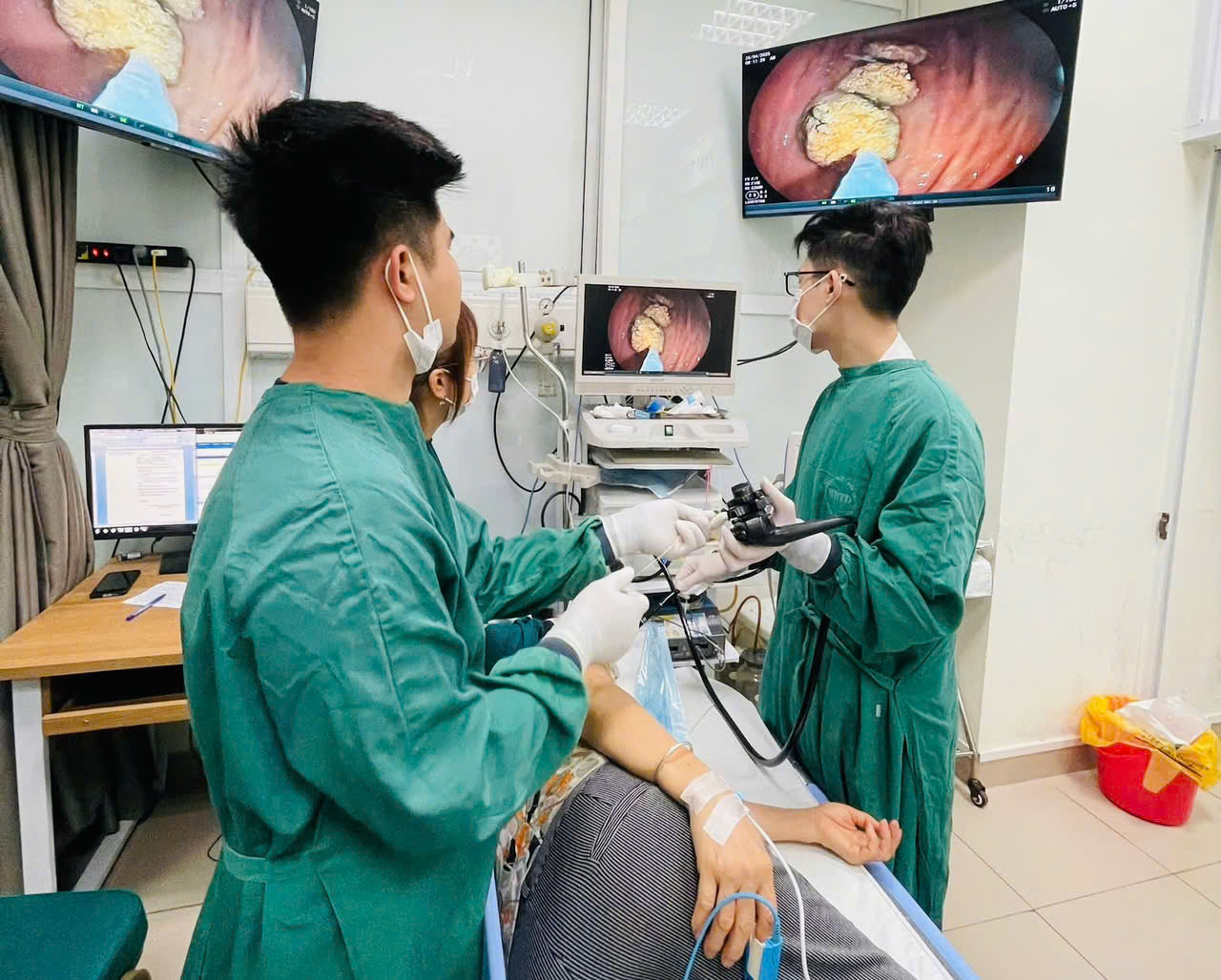 z657720361714128ebc51e9a3b3b1f05b9d34bdac7084b