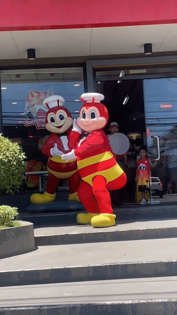 snaptik7497504752725445906 ezgifcom video to gif converter