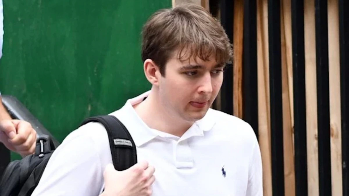 barron trump 240909783 16x90