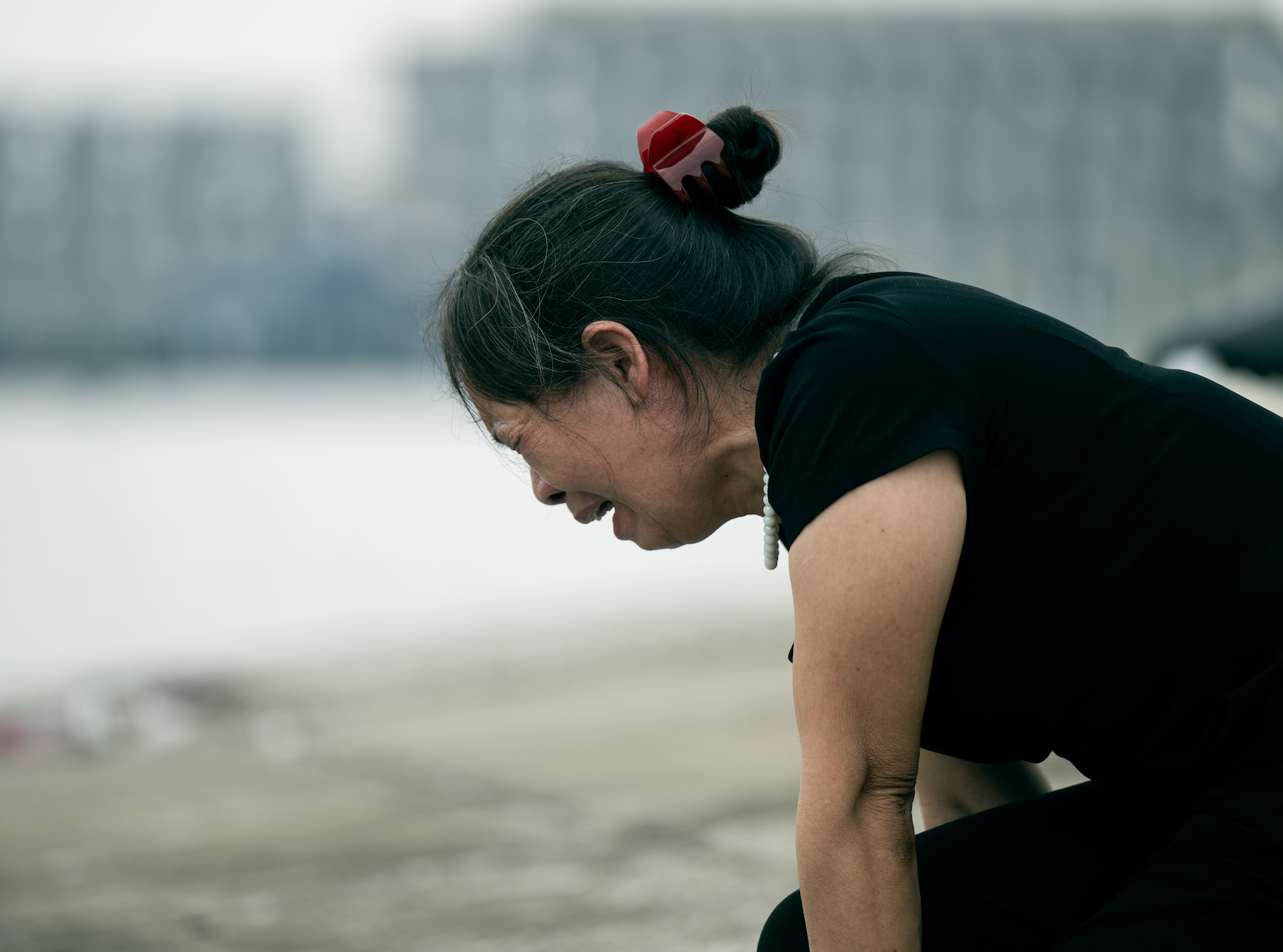 &quot;Về với chị đi, nằm dưới lạnh lắm em ơi…&quot; - Đau lòng tiếng gọi người thân dưới chân cầu Bãi Cháy - Ảnh 5.