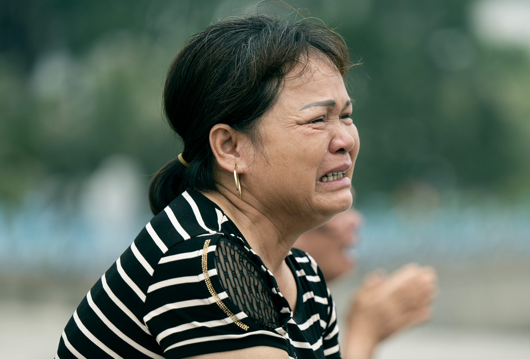 &quot;Về với chị đi, nằm dưới lạnh lắm em ơi…&quot; - Đau lòng tiếng gọi người thân dưới chân cầu Bãi Cháy - Ảnh 6.
