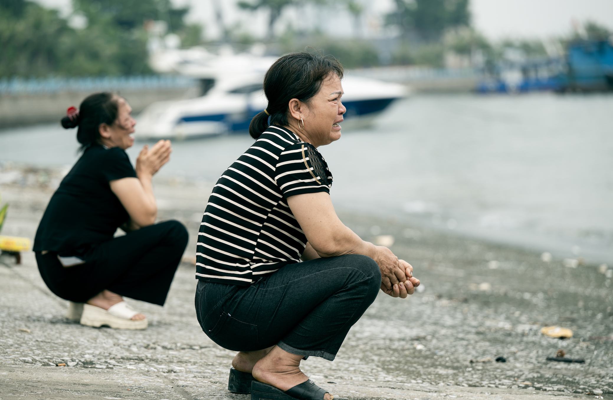 &quot;Về với chị đi, nằm dưới lạnh lắm em ơi…&quot; - Đau lòng tiếng gọi người thân dưới chân cầu Bãi Cháy - Ảnh 9.