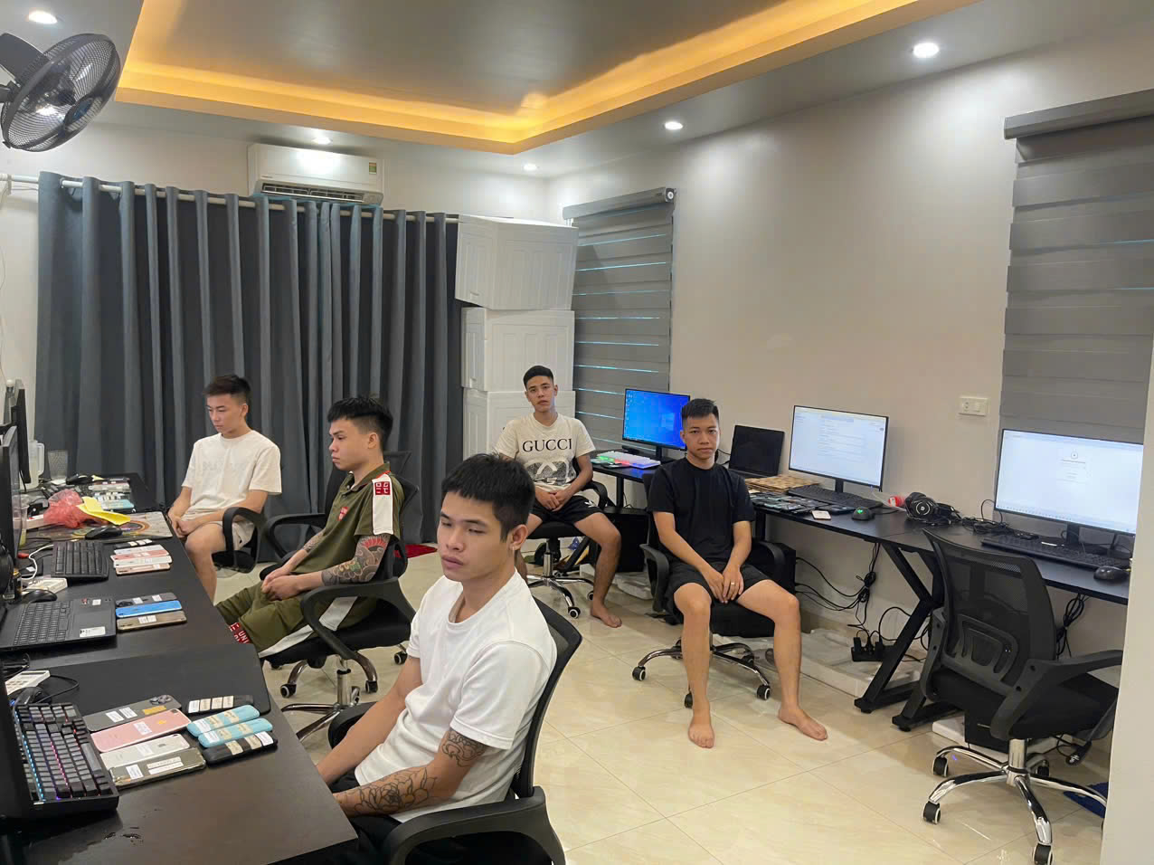 Triệt phá đường dây cho vay nặng lãi xuyên quốc gia, khóa iCloud điện thoại để siết nợ- Ảnh 2.