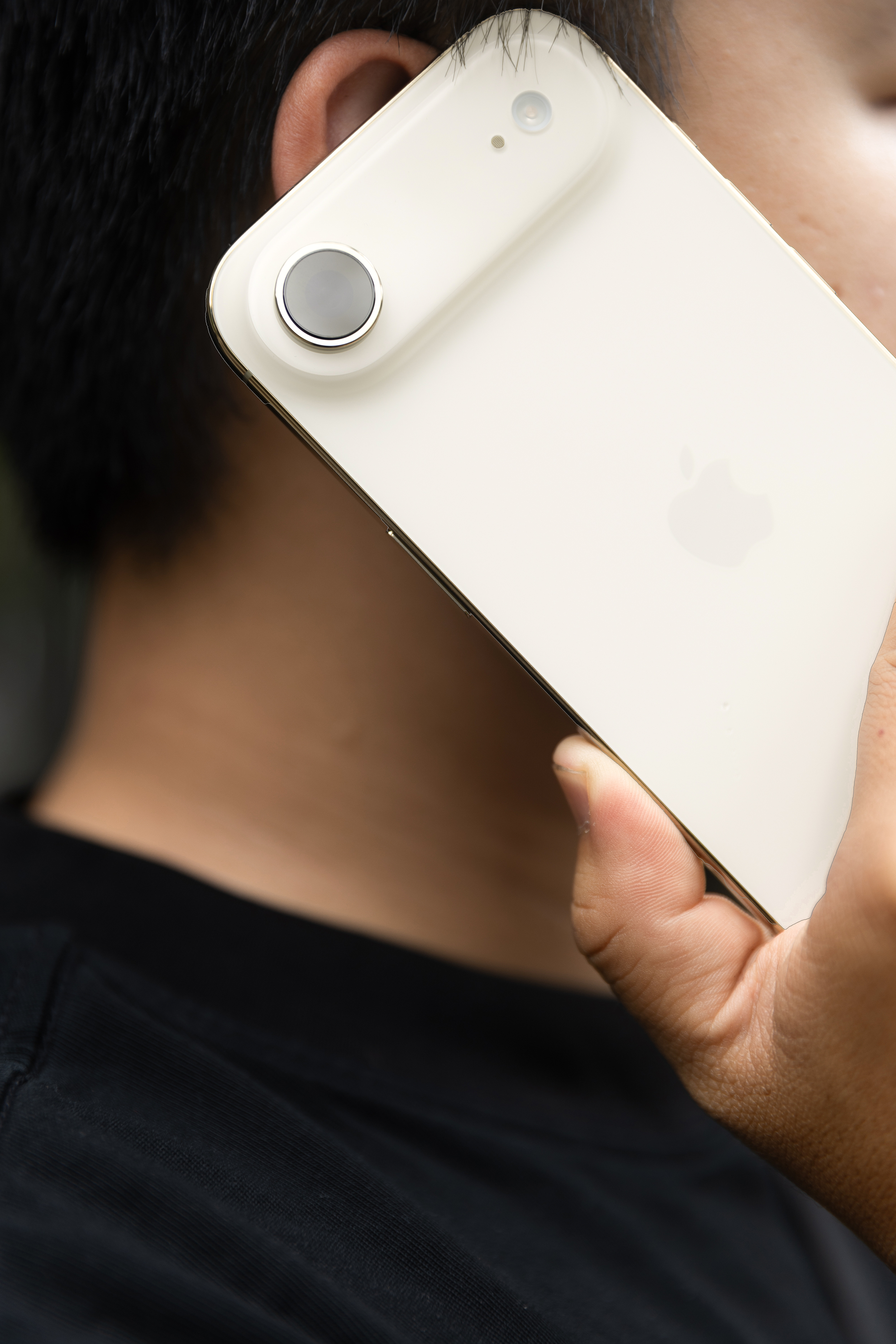 Mở hộp chiếc iPhone mỏng nhất thế giới vừa mở bán chính hãng tại Việt Nam - Ảnh 11. Mở hộp chiếc iPhone mỏng nhất thế giới vừa mở bán chính hãng tại Việt Nam - Ảnh 11.