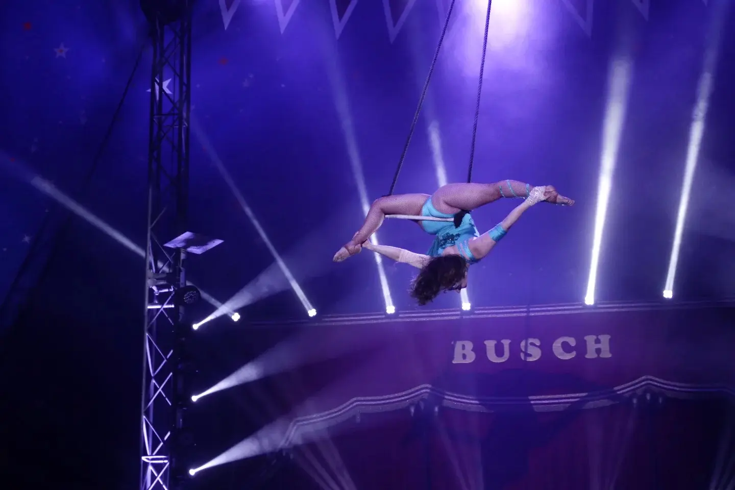 young trapeze artist killed falling 112401344