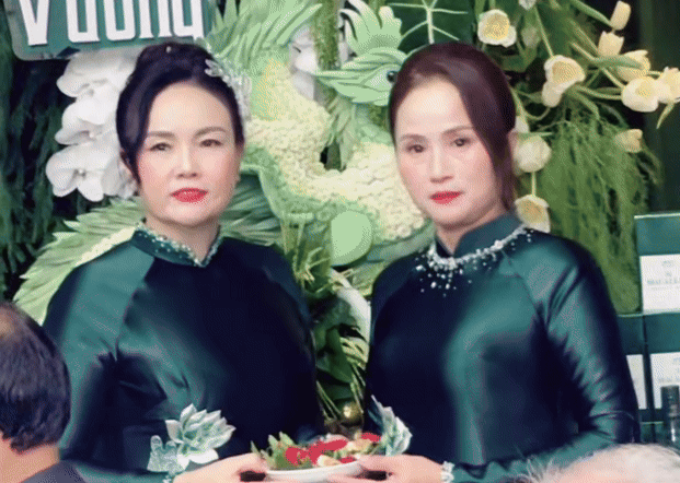 tikgome 96396774 ezgifcom crop 1