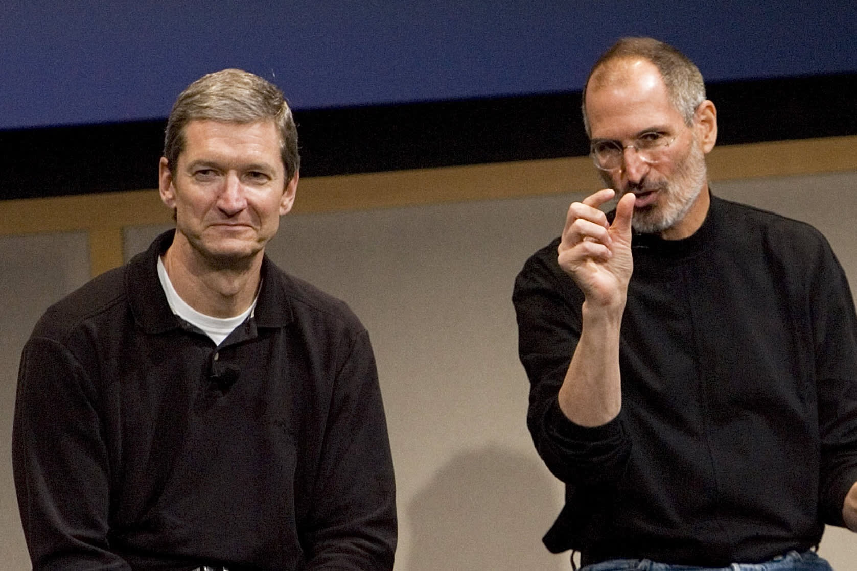 tim cook steve jobs side by side