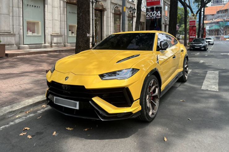 Loạt xe sang hàng chục tỷ đồng của vợ chồng Đoàn Di Băng trước khi Nguyễn Quốc Vũ bị bắt - Ảnh 6.