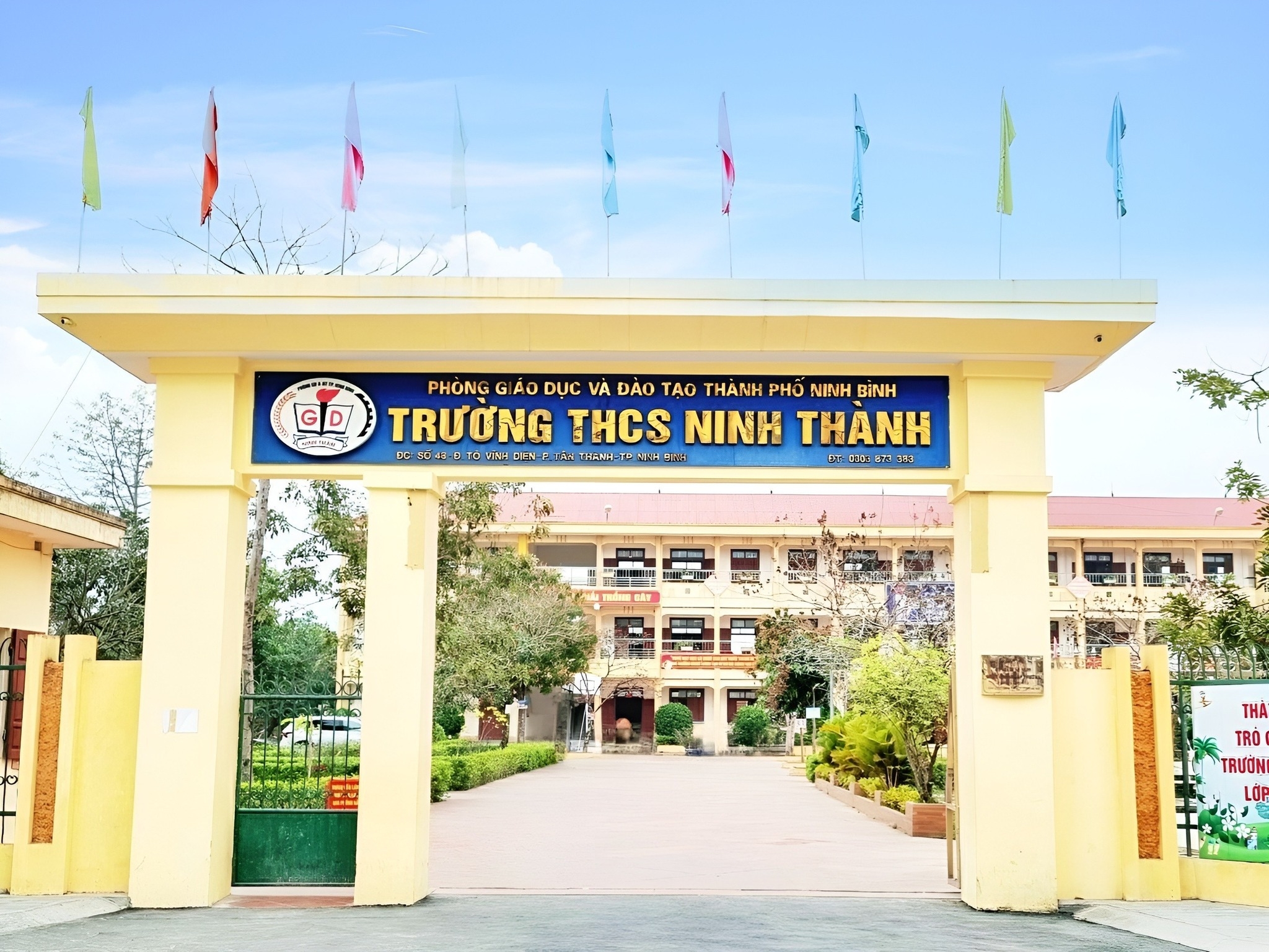 Thông tin mới vụ phát hiện hiệu phó và giáo viên tổ chức dạy thêm trái phép vào buổi tối tại trường- Ảnh 2. Thông tin mới vụ phát hiện hiệu phó và giáo viên tổ chức dạy thêm trái phép vào buổi tối tại trường- Ảnh 2.