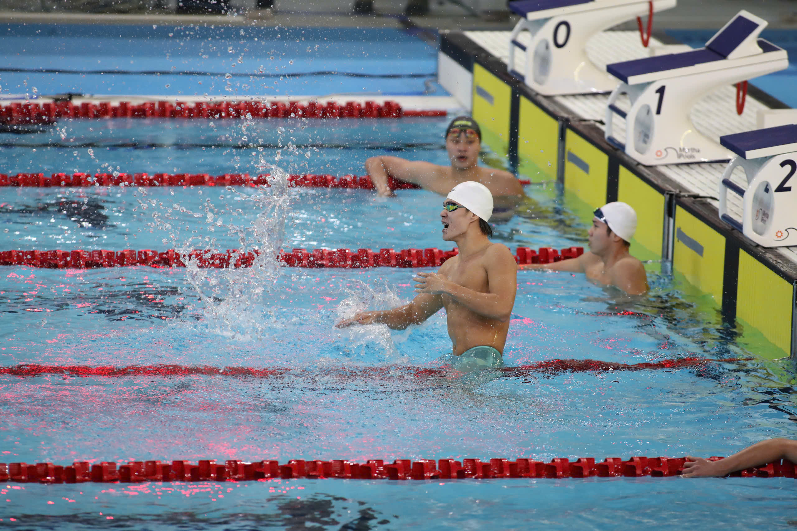 2094203233643625712 1