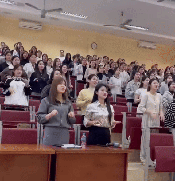 aqm53jg0ovcx3qlpjz7o a5n4z3r4kcofgxqmtgbykt79nn1x43ps7bjqrcgzepwqid0hdakofjnxub6hxc7hrfghyfcnkim5dr80 ezgifcom crop 2