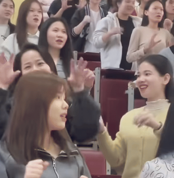 aqm53jg0ovcx3qlpjz7o a5n4z3r4kcofgxqmtgbykt79nn1x43ps7bjqrcgzepwqid0hdakofjnxub6hxc7hrfghyfcnkim5dr80 ezgifcom crop