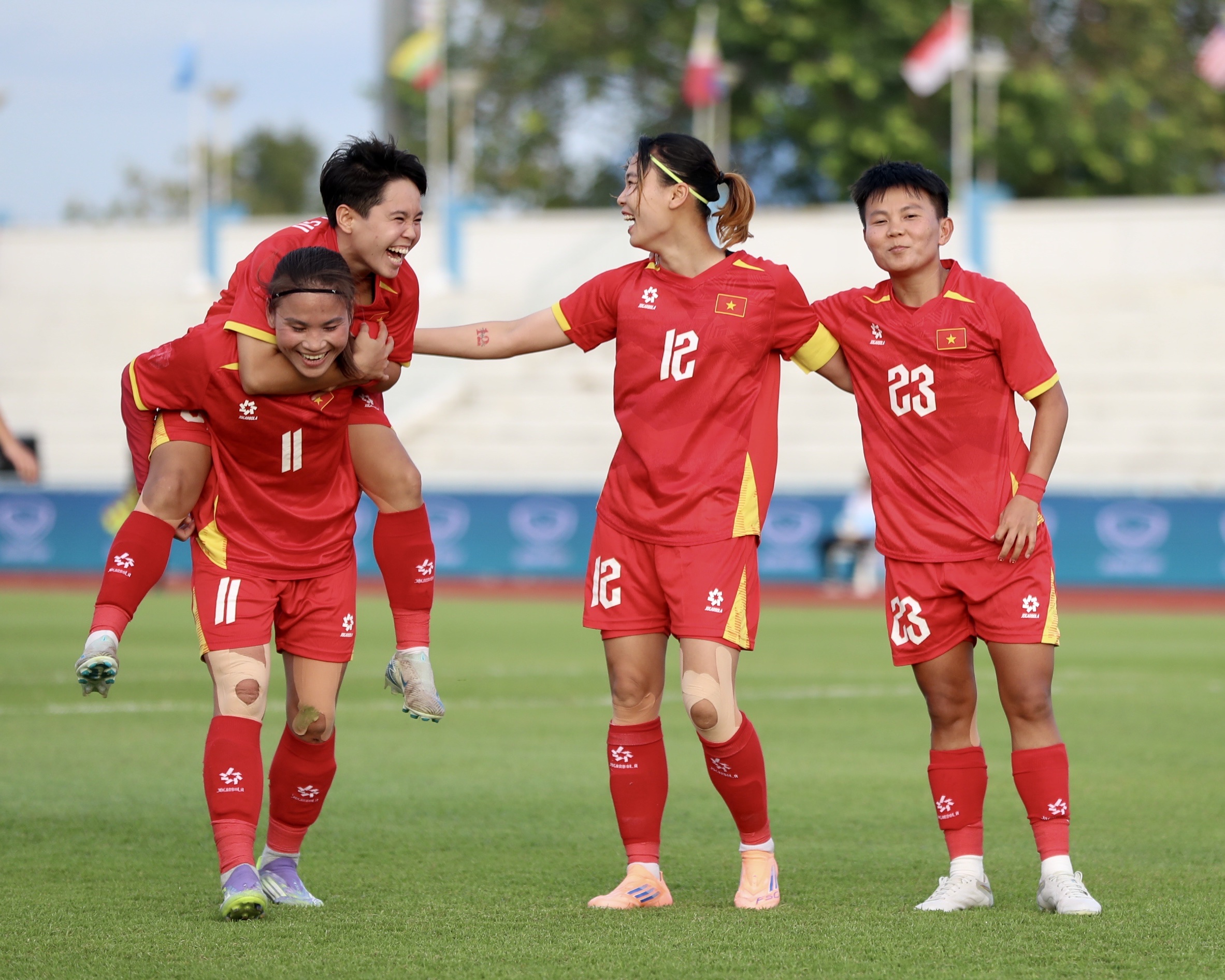 Đẳng cấp: Tuyển nữ Việt Nam thắng huỷ diệt 5-0 Indonesia, thẳng tiến chung kết SEA Games 33- Ảnh 12. Đẳng cấp: Tuyển nữ Việt Nam thắng huỷ diệt 5-0 Indonesia, thẳng tiến chung kết SEA Games 33- Ảnh 12.