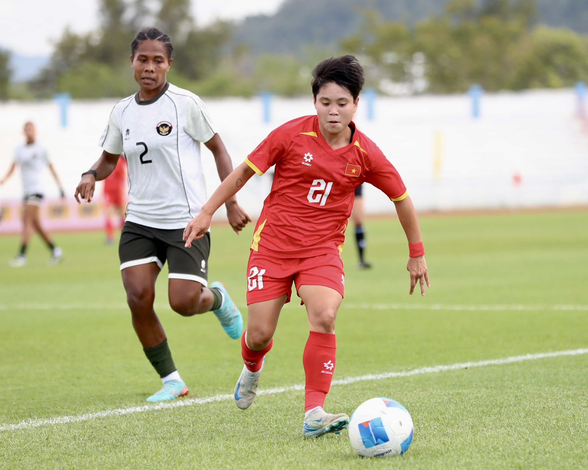 Đẳng cấp: Tuyển nữ Việt Nam thắng huỷ diệt 5-0 Indonesia, thẳng tiến chung kết SEA Games 33- Ảnh 8. Đẳng cấp: Tuyển nữ Việt Nam thắng huỷ diệt 5-0 Indonesia, thẳng tiến chung kết SEA Games 33- Ảnh 8.