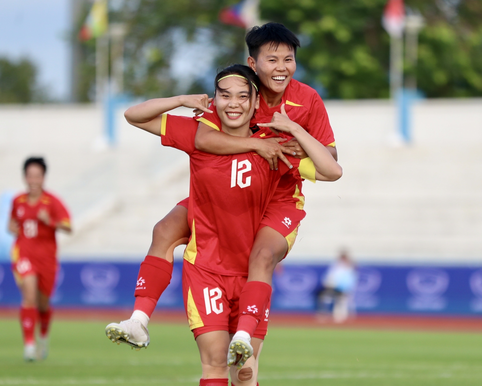 Đẳng cấp: Tuyển nữ Việt Nam thắng huỷ diệt 5-0 Indonesia, thẳng tiến chung kết SEA Games 33- Ảnh 3. Đẳng cấp: Tuyển nữ Việt Nam thắng huỷ diệt 5-0 Indonesia, thẳng tiến chung kết SEA Games 33- Ảnh 3.