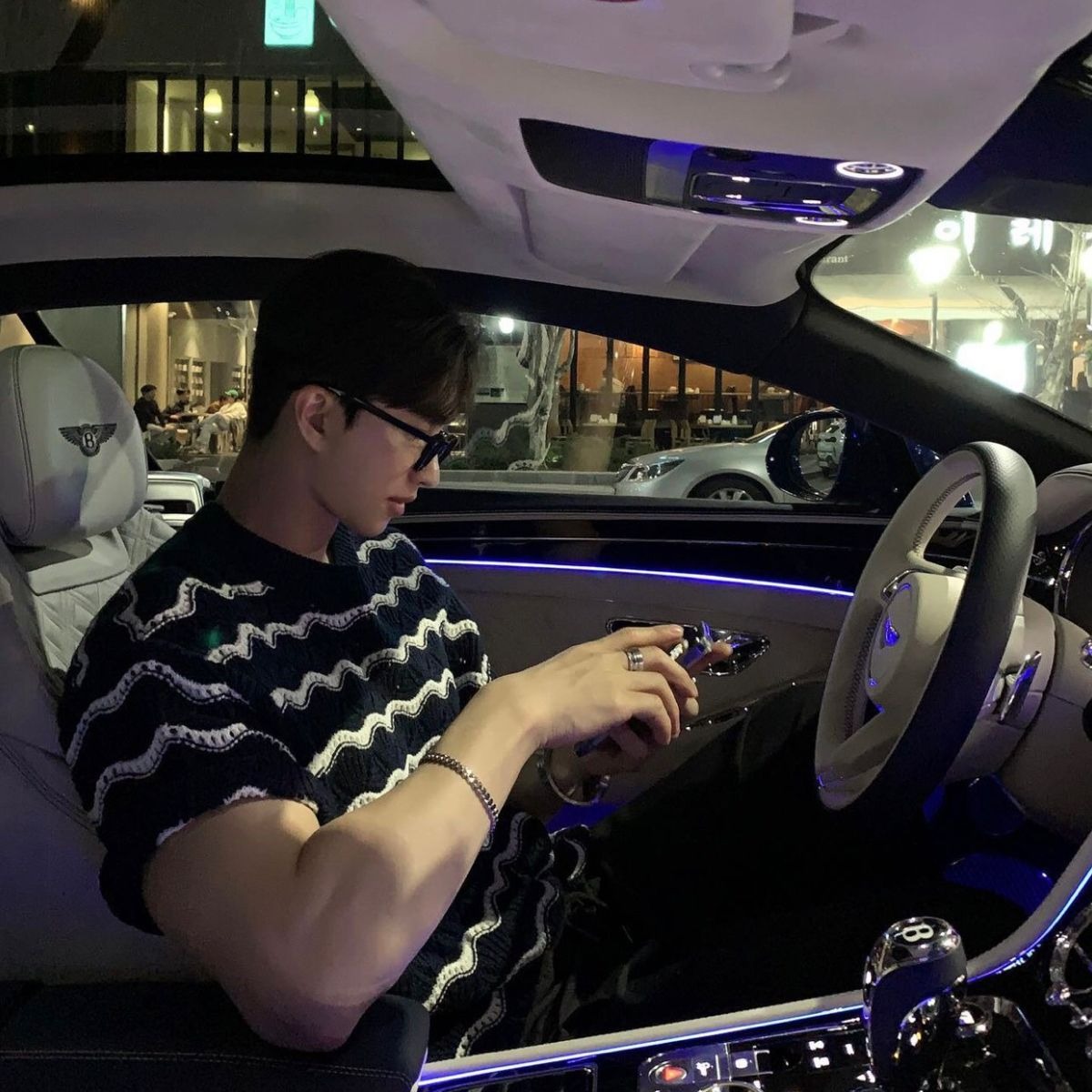 7e33c570792d2574f0ebae2e8b1b5ac4