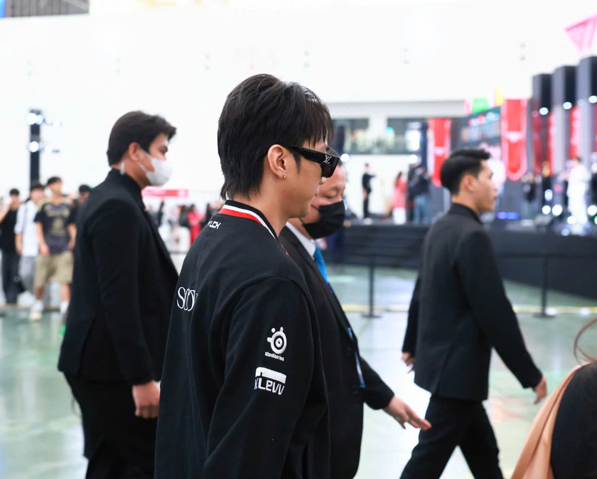 z734969753099803a2cb0ddef21877dd8760e8eae6a3d9