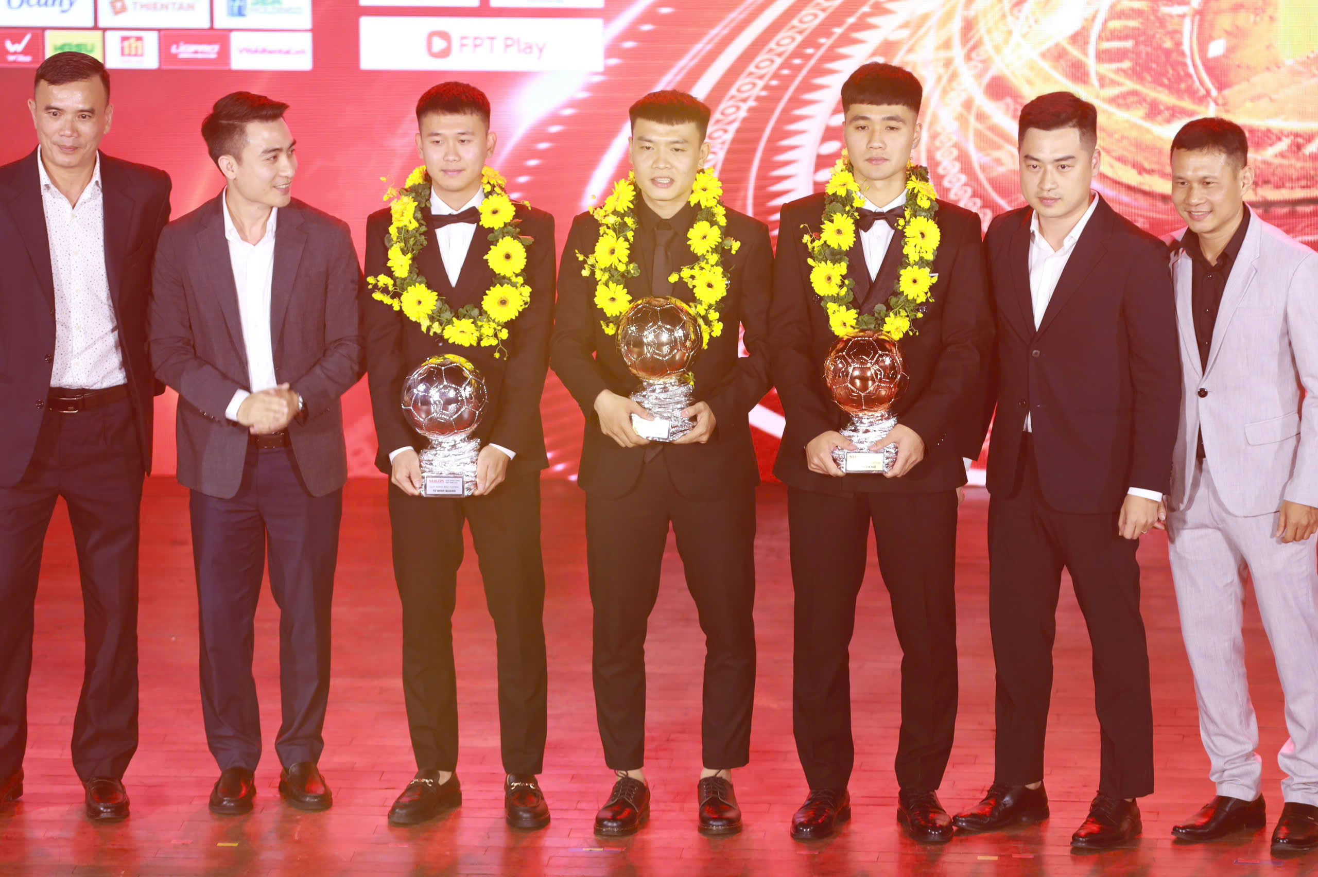 1575972571275800512 1