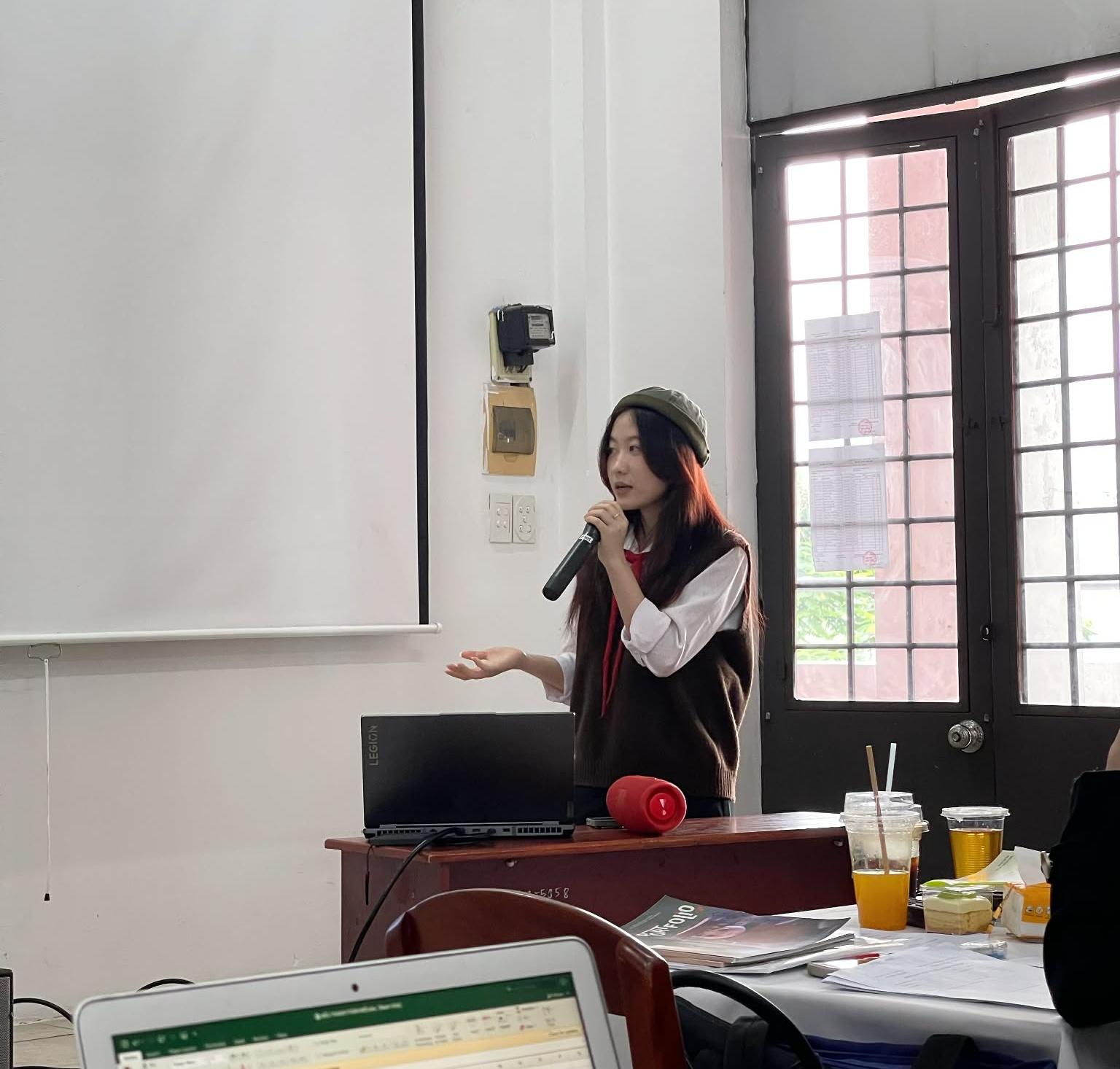 12db1bcd 3b19 4ff5 a5d7 60e206e3188c1