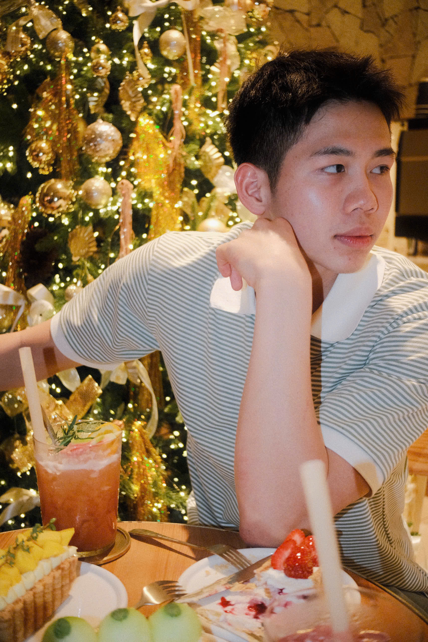 2560258486356594178 1