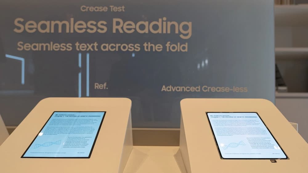 iphone fold no crease screen ces a3