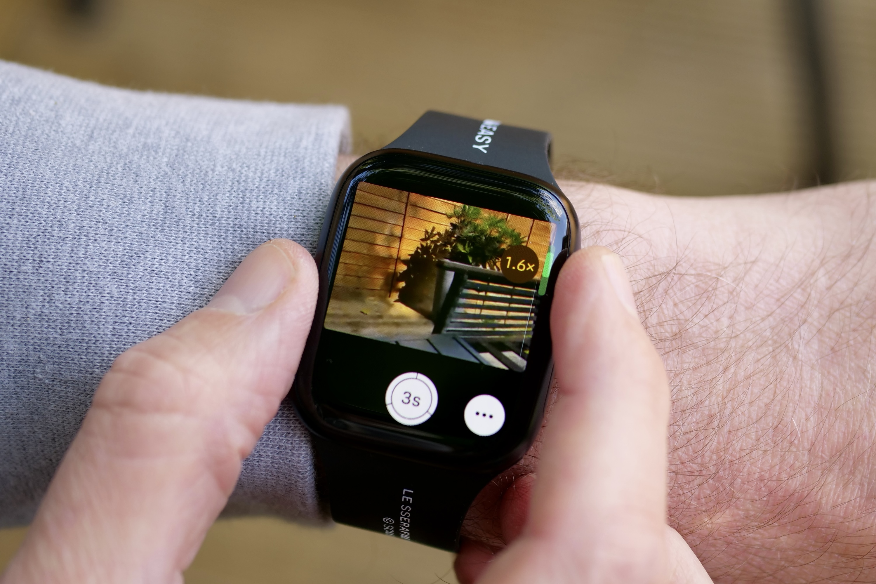 apple watch camera zoom