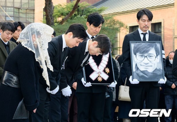 gyztsnbymztdkmdcmm3weyrzg4