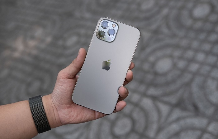 tren tay iphone 12 pro max 9