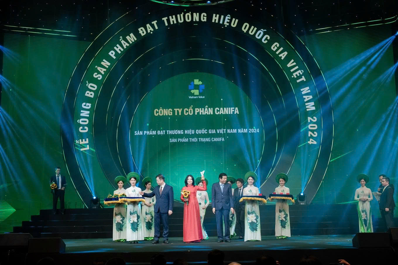 z744853105992579fb1b83af4891ba0b4efe80f458e279