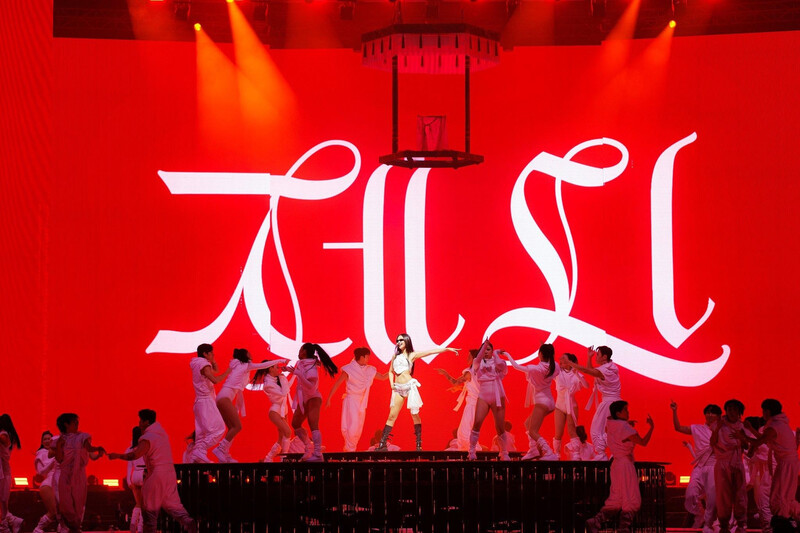 251220 jennie at 2025 melon music awards documents 51