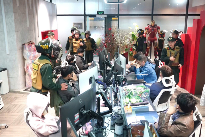 z7589327623018291d92bcf89520ad77d349461b55951a 14322051