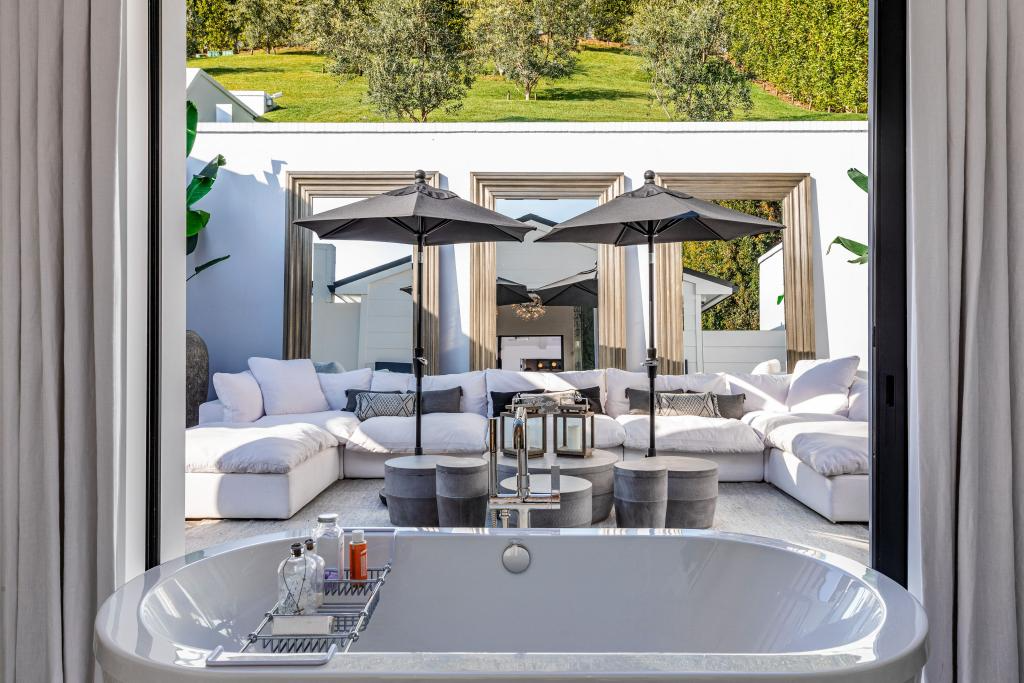 five bedroom home includes seven 15