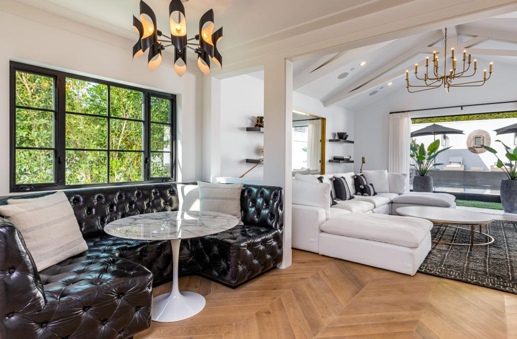 five bedroom home includes seven 6