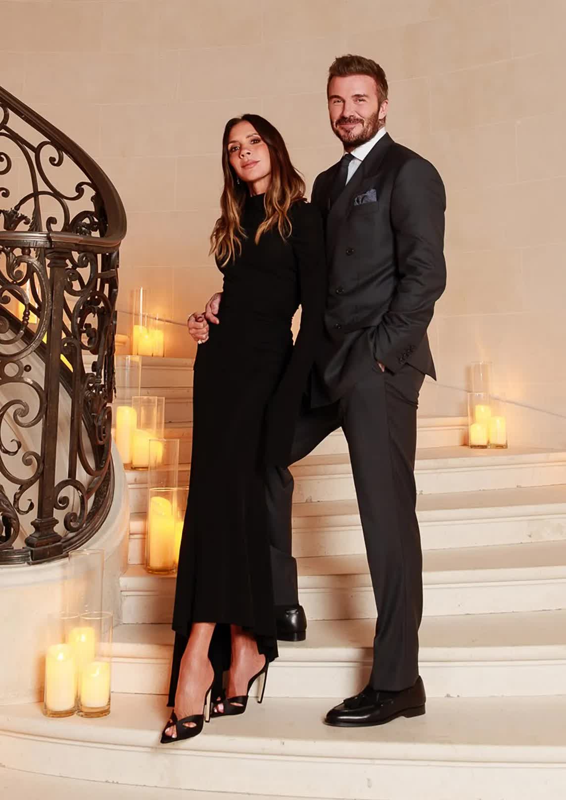 victoria beckham poses family picture 1054521191fc3786 1774052487404886876840