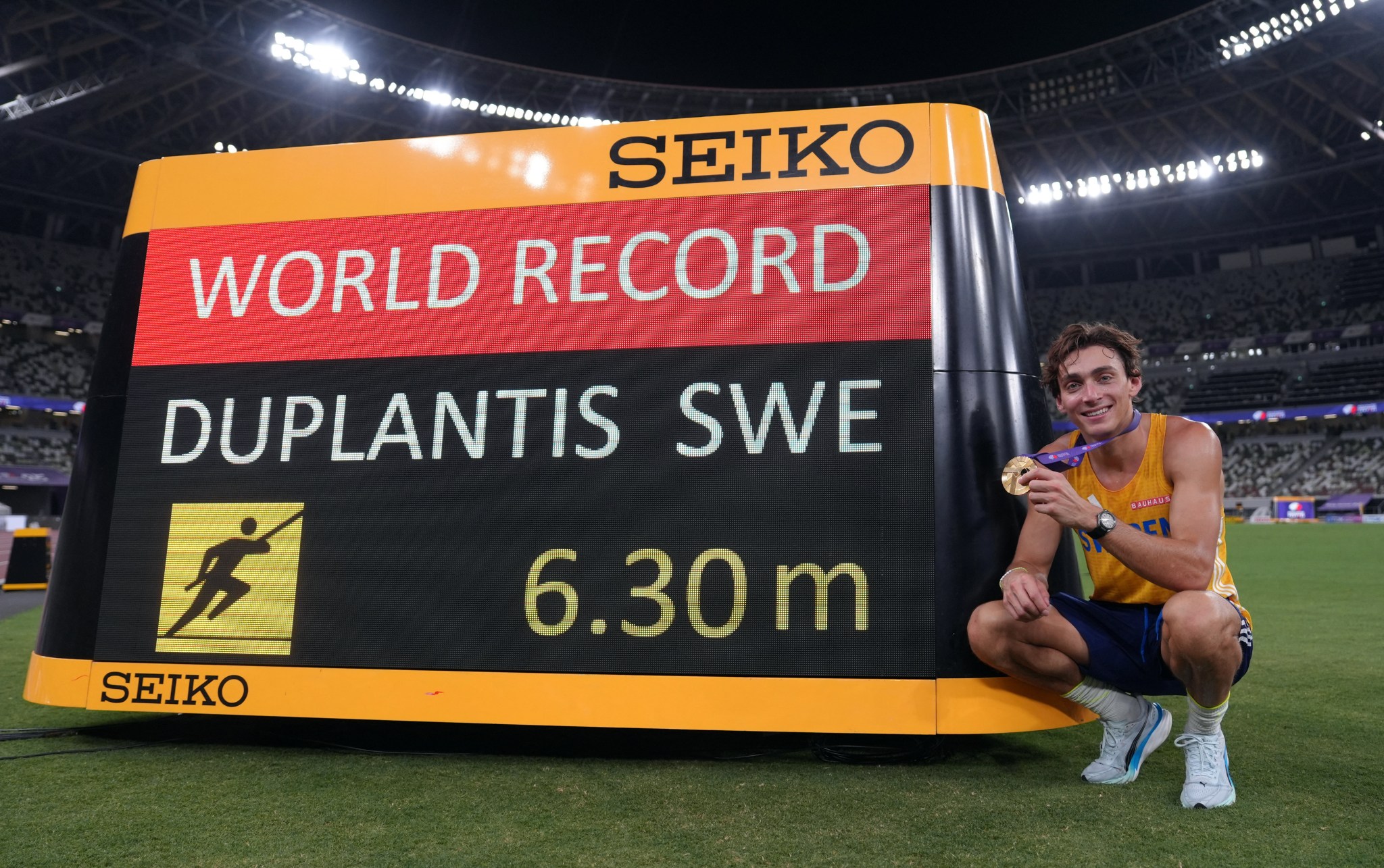 2025 swedens armand duplantis poses 1023642483 17741439390291190763662