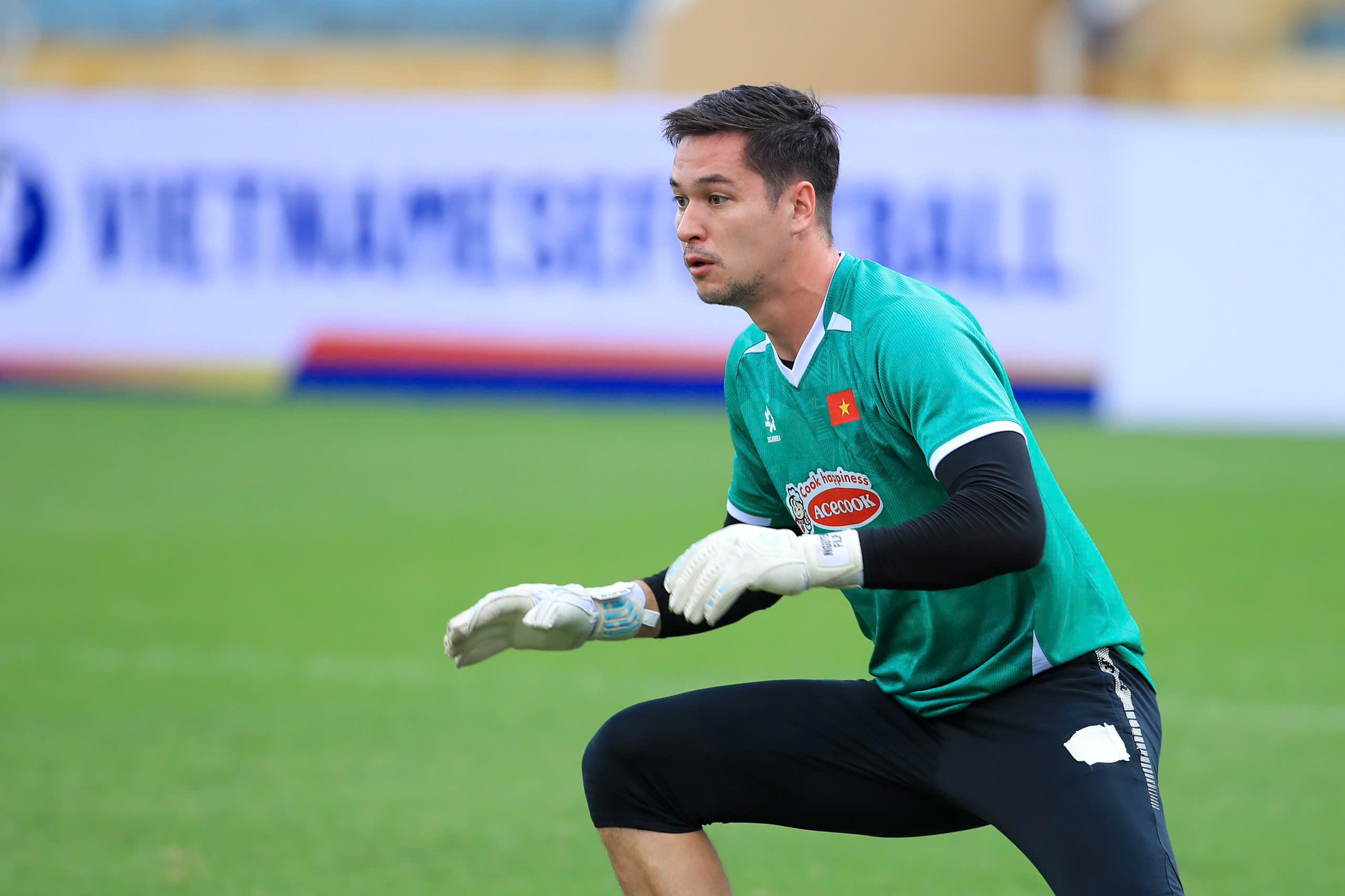 1084949519247874308 1