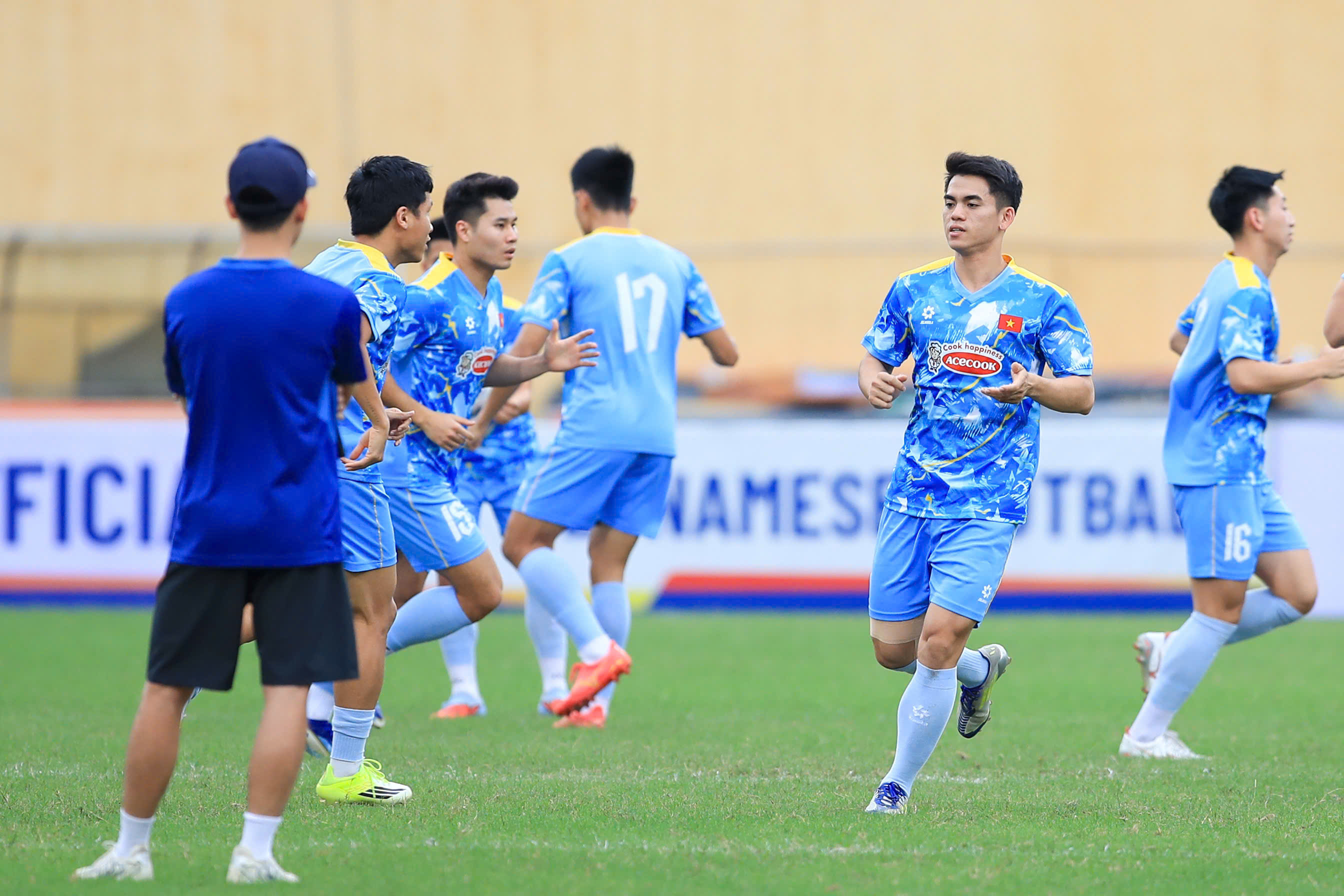 1084949519247874308 4