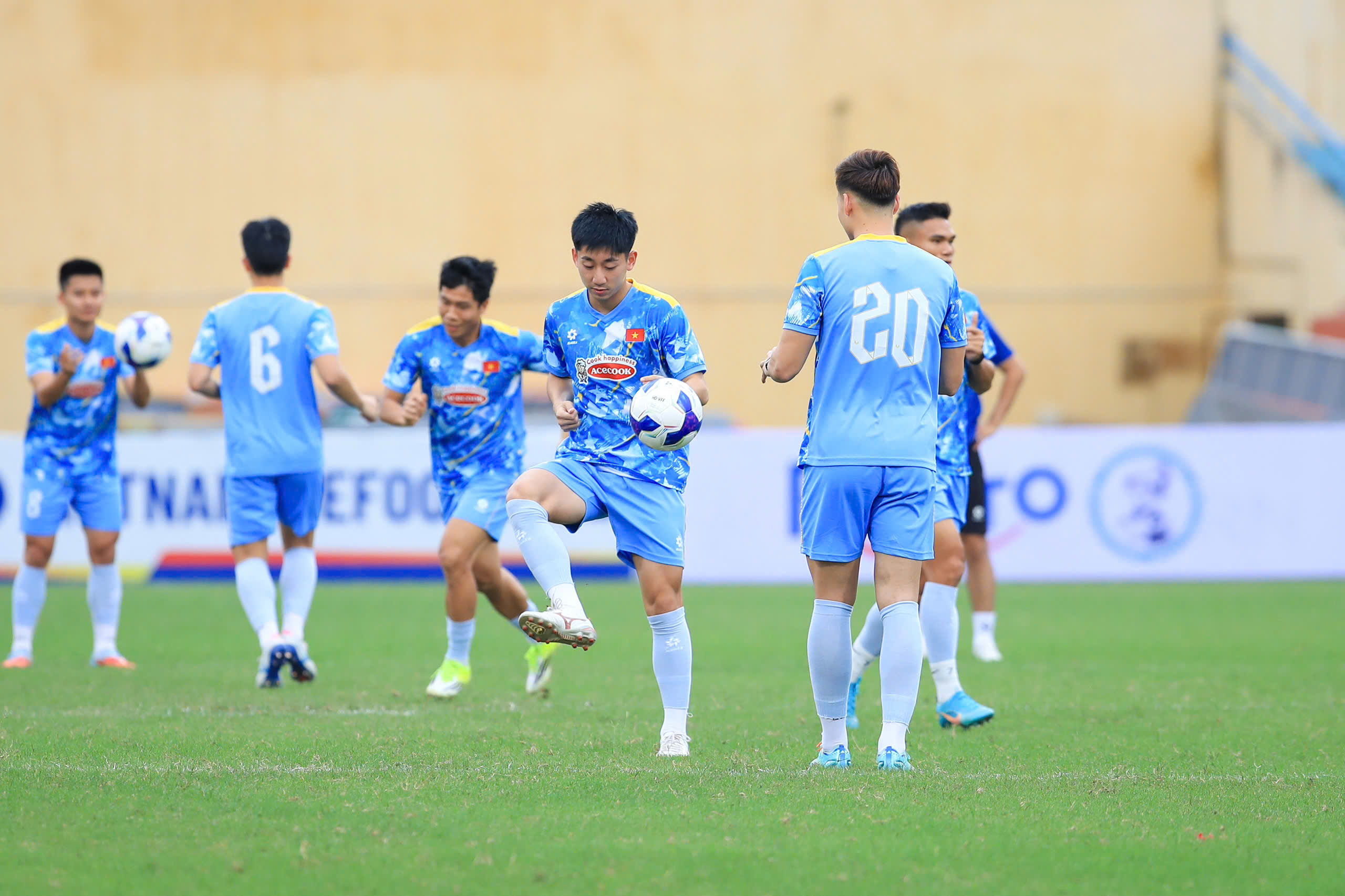 1084949519247874308 5