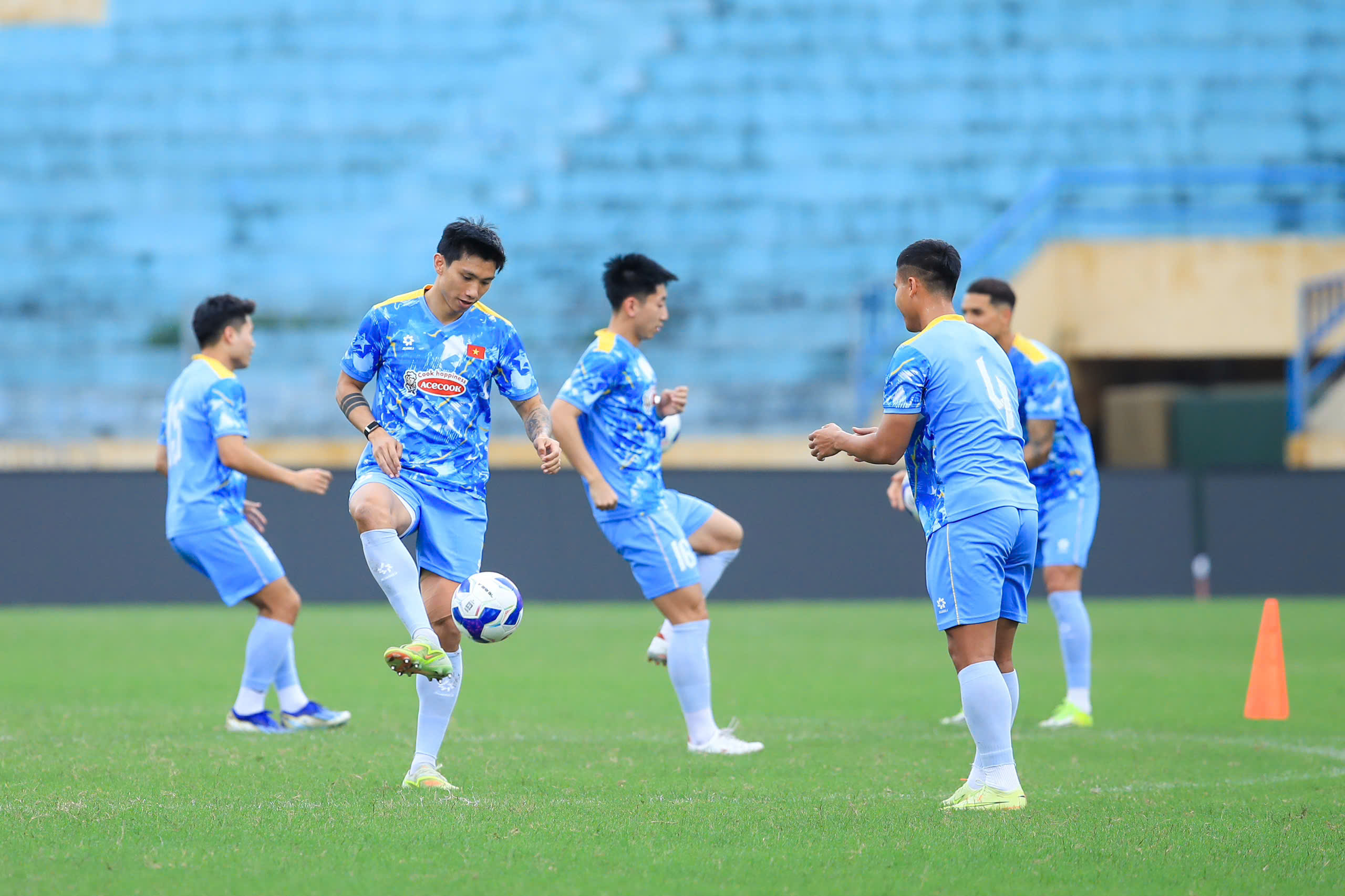 1084949519247874308 6