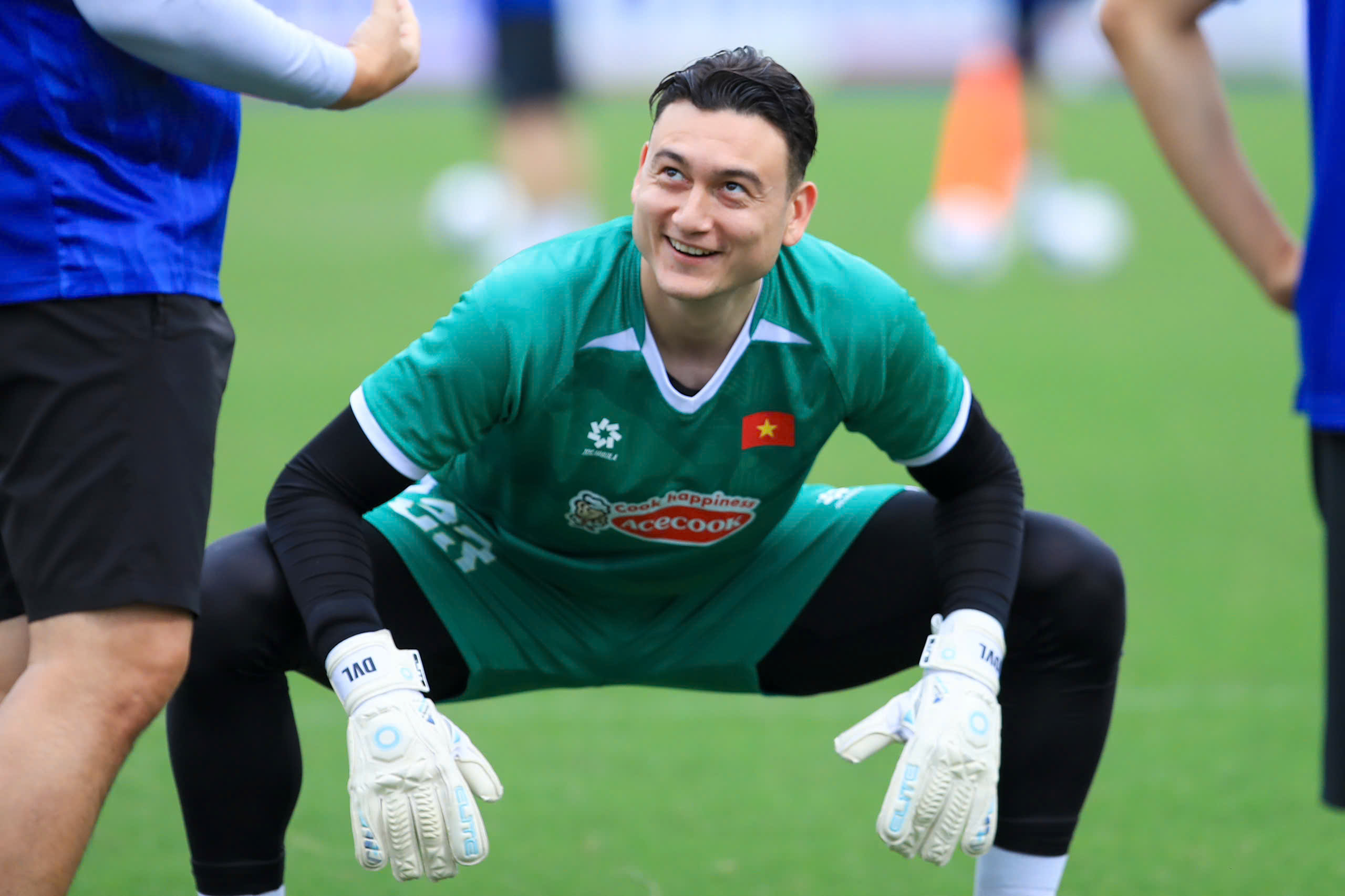 1084949519247874308 9