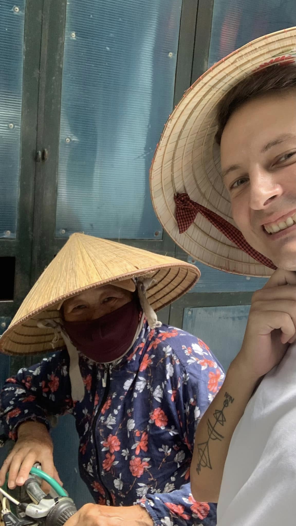 4805951586573537501996673374018382317145136n