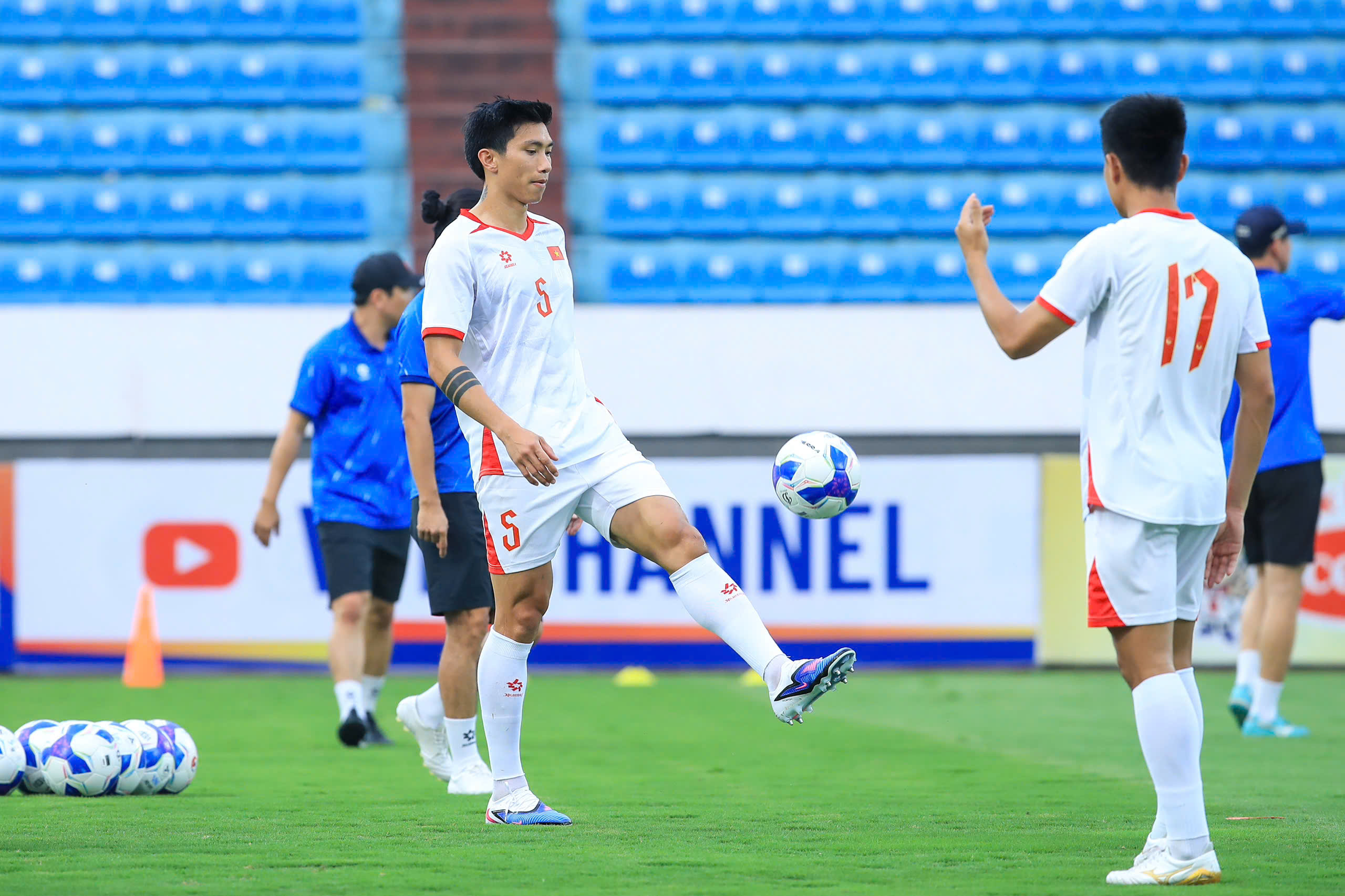 424881801046403854119