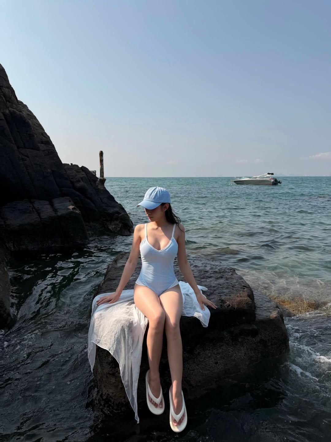 657748862180760368985617955224620939424758432n