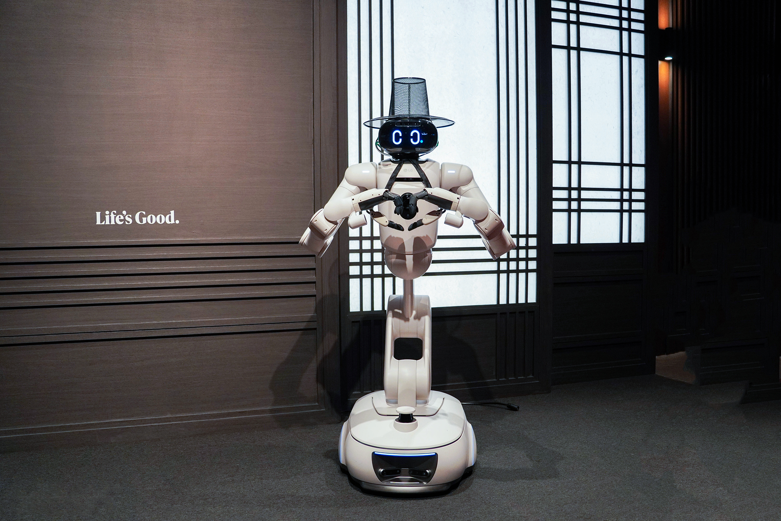 robot quan gia lg theanh 4 1775609153976 copy