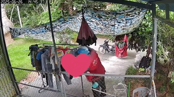 uyenphuong ezgifcom crop 2