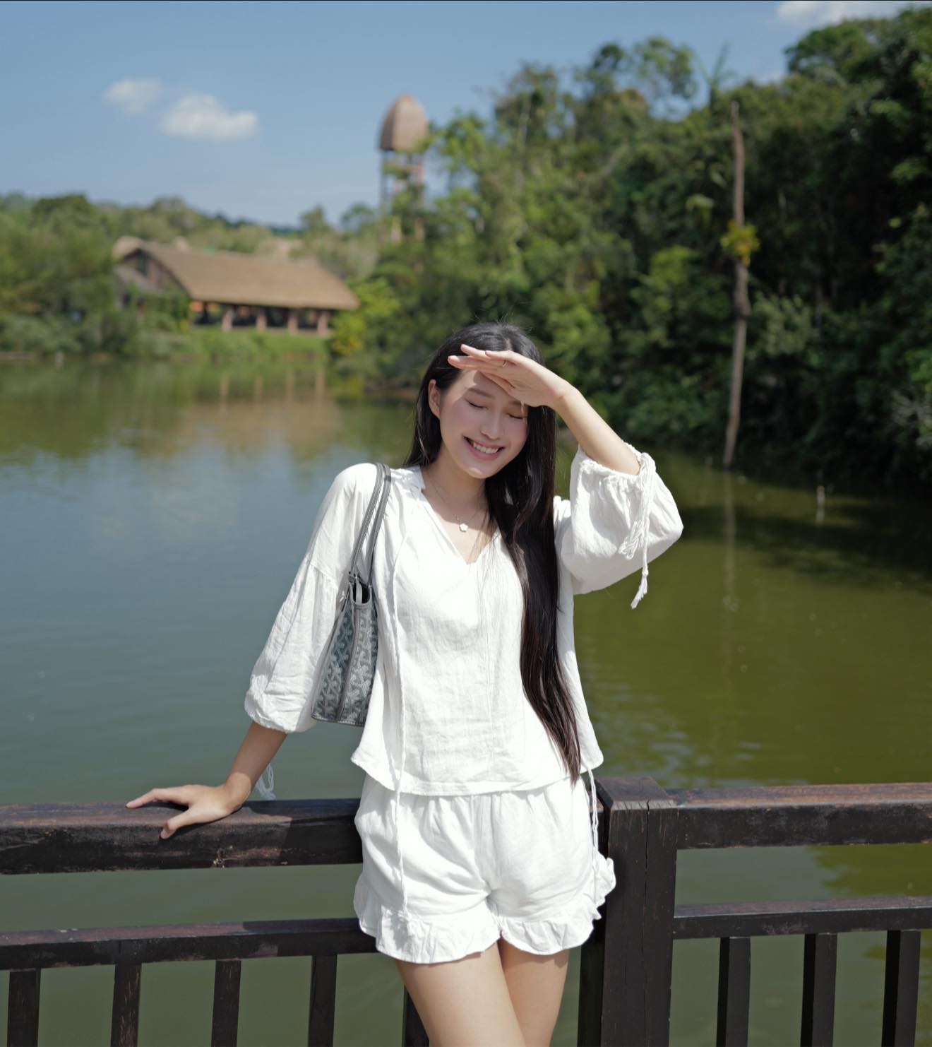 61522699216458463467890727926923637215777328n