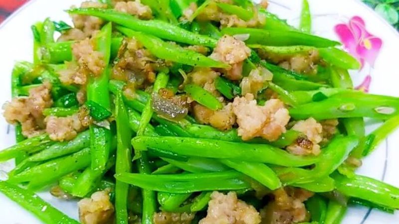 5 nguoi nhap vien cap cuu sau khi an 1 dai dau co ve anh1