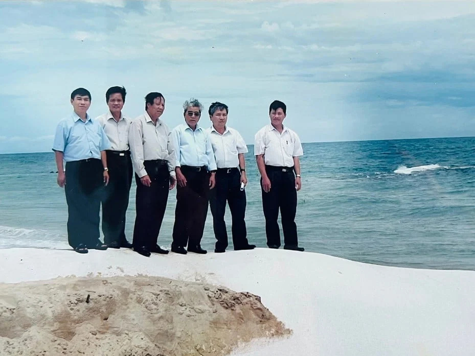 z716081852439516dd3606755f2508fee0852e33f7309c 231615405 150046