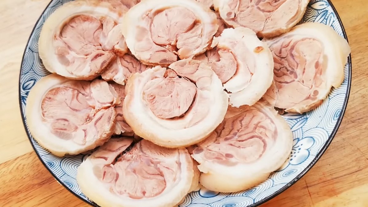 khi luoc thit co nen vot lop bot noi len khong cuoi cung toi da biet truoc gio toan lam sai anh3