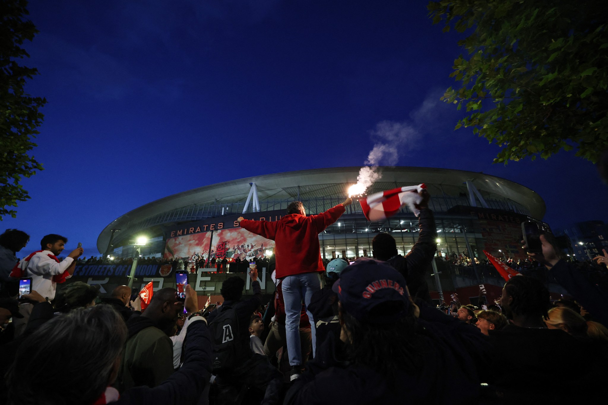 2026 arsenal fans celebrate outside 1082243466 17792340427471882670055
